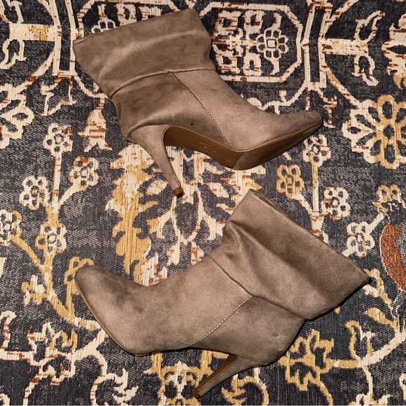 Olsenboye Slouch Ankle High Booties - Picture 3 of 6